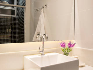 APARTAMENTO PR, Ocapi Arquitetura Ocapi Arquitetura Modern Bathroom White