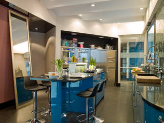 COCINA AZUL CON CARÁCTER PROFESIONAL, DEULONDER arquitectura domestica DEULONDER arquitectura domestica Modern Kitchen Blue