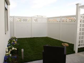 PLASTIKOWY PARKAN AŻUROWY, TOP FENCE s.c. TOP FENCE s.c. Modern Garden Plastic White