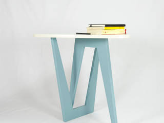 Viceversa Coffee Table - Triangular, Microstudio Microstudio Scandinavian style living room Wood Wood effect
