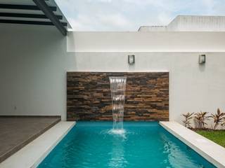 Casa Ax4, ROKA Arquitectos ROKA Arquitectos Minimalist pool Quartz