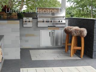 Outdoor Kitchen & RENSON® canopy, Urban Landscape Design Ltd Urban Landscape Design Ltd Moderne tuinen