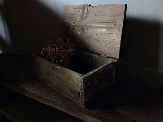 Mountain Hut Box, calima calima Vestidores y placares eclécticos Madera Acabado en madera