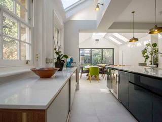 The stunning garden view kitchen extension and remodel, Cube Lofts Cube Lofts مطبخ