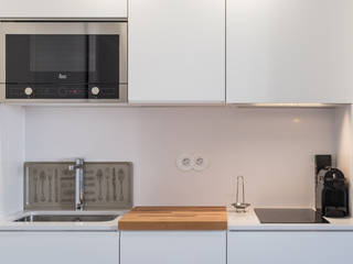 REMODELAÇÃO_APARTAMENTO AJUDA | Lisboa | PT, OW ARQUITECTOS lda | simplicity works OW ARQUITECTOS lda | simplicity works 廚房