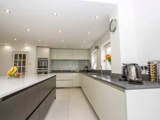 House Extension – Weybridge, Surrey, Cube Lofts Cube Lofts Modern kitchen