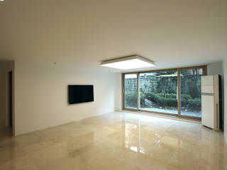 SEORAE MINIMALIST RESIDENCE, HJL STUDIO HJL STUDIO Minimalist living room Marble