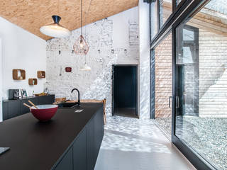 Rénovation écologique d'une maison de ville, Pixcity Pixcity Modern kitchen