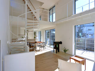 雑司が谷ZEH/, ＳＵＲ都市建築事務所 ＳＵＲ都市建築事務所 Modern living room