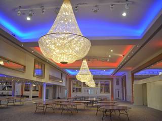 Meridian Grand Wedding Venue, Classical Chandeliers Classical Chandeliers Classic style corridor, hallway and stairs