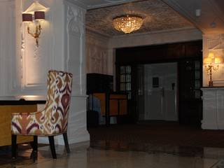 St Ermins Hotel London, Classical Chandeliers Classical Chandeliers Klasyczny korytarz, przedpokój i schody
