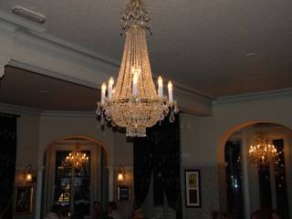 The Swan Inn, Classical Chandeliers Classical Chandeliers Ingresso, Corridoio & Scale in stile classico
