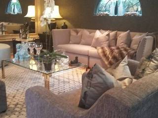 Grey House by CKW, CKW Lifestyle Associates PTY Ltd CKW Lifestyle Associates PTY Ltd Eclectic style living room