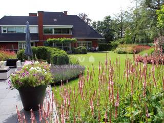 Fleurige villatuin, Teo van Horssen Hoveniers Teo van Horssen Hoveniers Klassieke tuinen