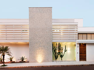Residência Ortízio Borges, Uberlândia - Projeto THEROOM ARQUITETURA, THEROOM ARQUITETURA E DESIGN THEROOM ARQUITETURA E DESIGN Modern houses