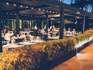 KEDRY al Ristorante MERVILLE di Jesolo, KE Outdoor Design KE Outdoor Design Jardines de invierno de estilo moderno