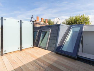 Modern flat – Loft Extension and Renovation, Fulham, SW6, TOTUS TOTUS Modern balcony, veranda & terrace