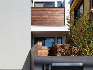 ウッドテラスの家・WOOD TERRACE HOUSE, 大坪和朗建築設計事務所 Kazuro Otsubo Architects 大坪和朗建築設計事務所 Kazuro Otsubo Architects Modern Houses Wood Wood effect