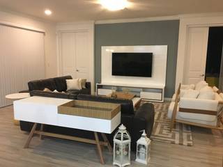 Sala de Estar - Residencia Calistoga, Laura Picoli Laura Picoli Living roomTV stands & cabinets Wood Beige