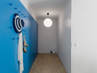 Rénovation à Caminha, Tiago do Vale Arquitectos Tiago do Vale Arquitectos Couloir, entrée, escaliers originaux MDF Bleu