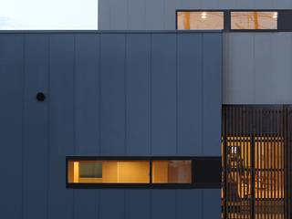 中土間のある空間, TKD-ARCHITECT TKD-ARCHITECT Дома в стиле модерн Серый