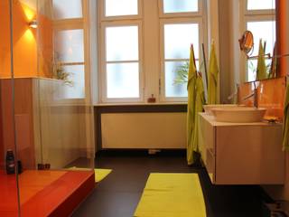 Kundenprojekt - Gabriel, Will GmbH Will GmbH Eclectic style bathroom Glass Orange