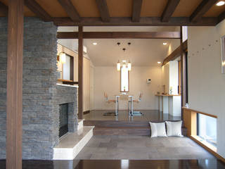 地下1階地上3階の混構造｜バス通りの家, シーズ・アーキスタディオ建築設計室 シーズ・アーキスタディオ建築設計室 Modern living room