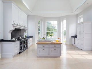 Frensham, Lewis Alderson Lewis Alderson Classic style kitchen Solid Wood White