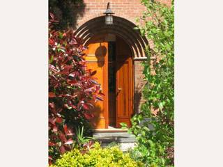 Edwin lutyens styled home with heavy overhanging eaves, Des Ewing Residential Architects Des Ewing Residential Architects Rustic style houses