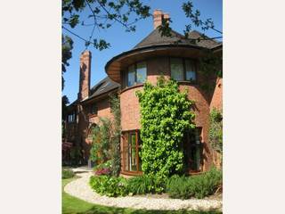 Edwin lutyens styled home with heavy overhanging eaves, Des Ewing Residential Architects Des Ewing Residential Architects Klassieke huizen