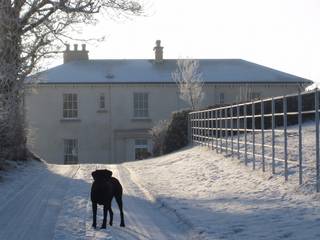 A frosty morning at this Neo-Geogian country house set in an idyllic Irish landscape, Des Ewing Residential Architects Des Ewing Residential Architects Classic style houses