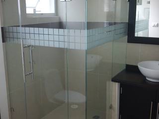 Canceles, Canceles y Vitrales Canceles y Vitrales Modern bathroom