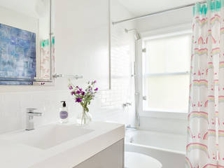 Kids' Bath Clean Design Modern bathroom
