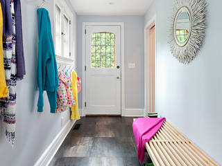 Mudroom Clean Design Modern corridor, hallway & stairs