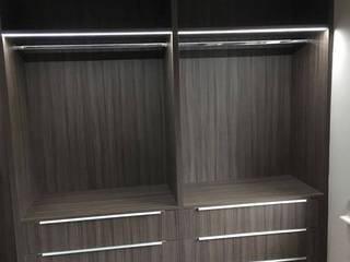 Walk In Closet By Kleiderhaus., Kleiderhaus ltd Kleiderhaus ltd モダンスタイルの寝室