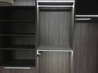 Walk In Closet By Kleiderhaus., Kleiderhaus ltd Kleiderhaus ltd モダンスタイルの寝室