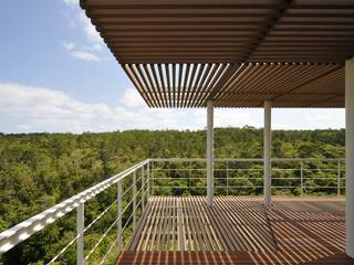 Sh-house, 仲間郁代建築設計事務所株式会社（英名：IKUYO NAKAMA ARCHITECT ＆ ASSOCIATES） 仲間郁代建築設計事務所株式会社（英名：IKUYO NAKAMA ARCHITECT ＆ ASSOCIATES） モダンデザインの テラス