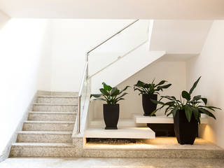 Cecília Mesquita Arquitetura 모던스타일 복도, 현관 & 계단