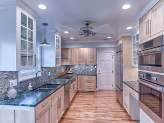 Broadway Estates Kitchen and Powder Room , Studio Design LLC Studio Design LLC Cocinas de estilo clásico