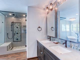 Country Estates Master Bath , Studio Design LLC Studio Design LLC Klassieke badkamers