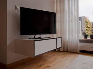 Tv kast | meubelontwerp, Joyce Bark Joyce Bark モダンデザインの リビング MDF