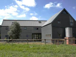 Barn House, Strey Architects Strey Architects Country style house Aluminium/Zinc