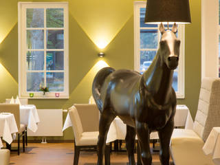 Kuh und Pferdestall wird zum Restaurant, schulz.rooms schulz.rooms Commercial spaces