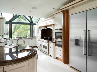 Light Grey Hand Painted Kitchen, Verdi Kitchens Verdi Kitchens Classic style kitchen Solid Wood Grey