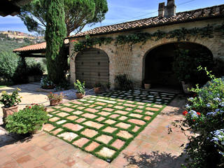 LO STILE TOSCANO, Arte Pietra Arte Pietra Rustic style garage/shed Stone