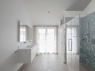 Penthouse V, destilat Design Studio GmbH destilat Design Studio GmbH Modern bathroom