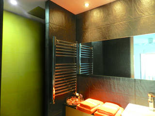 Dwelling I (Valencia), XTid Associates XTid Associates Phòng tắm phong cách hiện đại Black