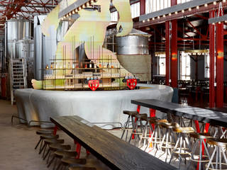 Mad Giant brewery and restaurant, Haldane Martin Iconic Design Haldane Martin Iconic Design Bedrijfsruimten Massief hout Bont