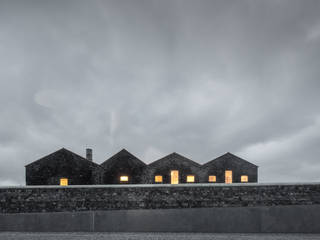 Arquipélago- Centro de Artes Contemporâneas dos Açores, Menos é Mais - Arquitectos Associados Menos é Mais - Arquitectos Associados Puertas y ventanas de estilo moderno