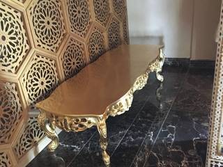 Arredo di Lusso per villa a Marrakech, VICIANI VICIANI Ruang Keluarga Klasik Perak/Emas